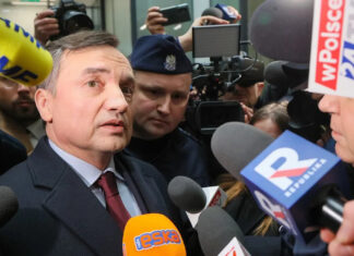 Polens Parlament ebnet Weg für Festnahme von Ex-Minister