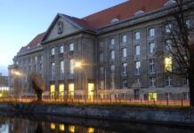 Verteidigungsministerium will Genehmigungspflicht für längere Auslandsaufenthalte von Männern vereinfachen