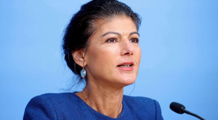 Forderung nach Rücktritt: „Ende dieser verkorksten Koalition wäre das Beste für Deutschland“, sagt Wagenknecht