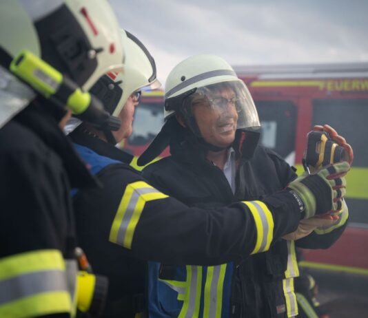 Feuerlöscher Dobrindt auf Tour in Thüringen – Nachrichten aus Deutschland